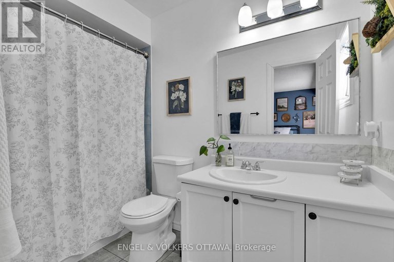 29449585/66-hummingbird-crescent/cedargrovefraserdale/ottawa/ontario/K2J3A3_40