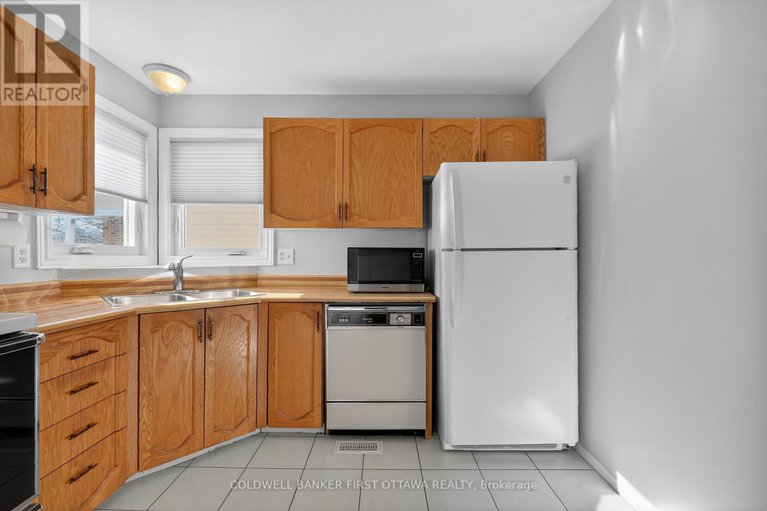 29325889/273-kinglet-way/chatelaine-village/ottawa/ontario/K1E2T9_15