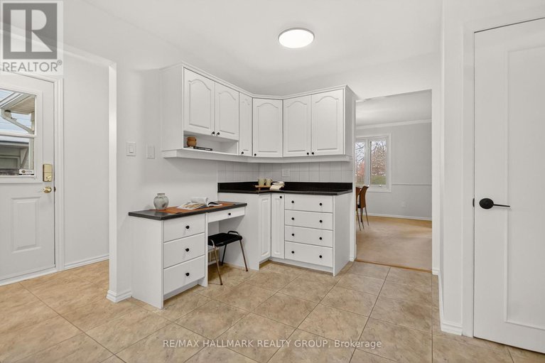 29129242/89-westpark-drive/blackburn-hamlet/ottawa/ontario/K1B3G4_16