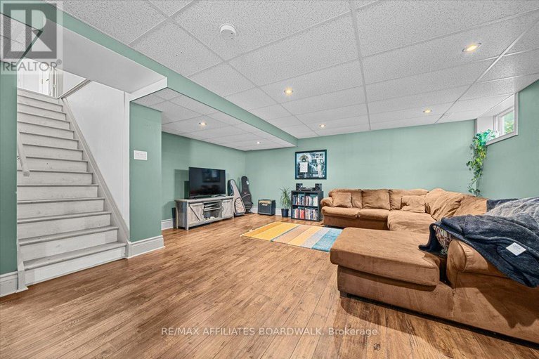 28591922/130-edward-street/almonte/mississippi-mills/ontario/K0A1A0_32