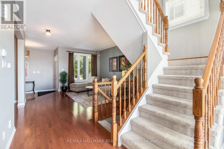 28760662/280-trail-side-circle/springridgeeast-village/ottawa/ontario/K4A5B1_12