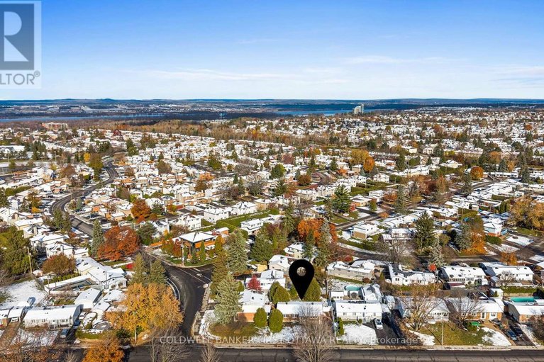 29689692/351-amiens-street/bilberry-creekqueenswood-heights/ottawa/ontario/K1E1P1_48