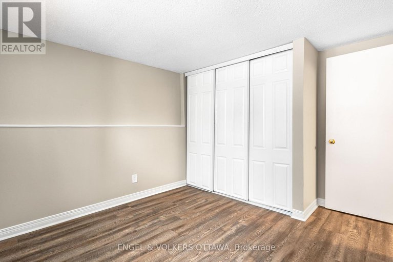 29231547/109-6532-bilberry-drive/orleans-wood/ottawa/ontario/K1C4N9_21