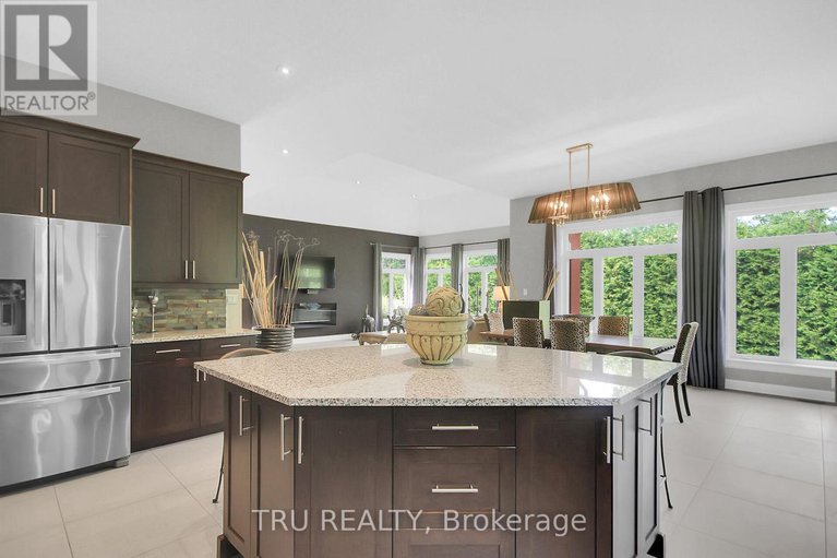 28474227/7909-parkway-road/osgoode-twp-north-of-reg-rd-6/ottawa/ontario/K0A2P0_10