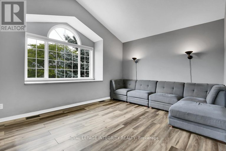 28785274/1036-rocky-harbour-crescent/riverside-southgloucester-glen/ottawa/ontario/K1V1V2_16