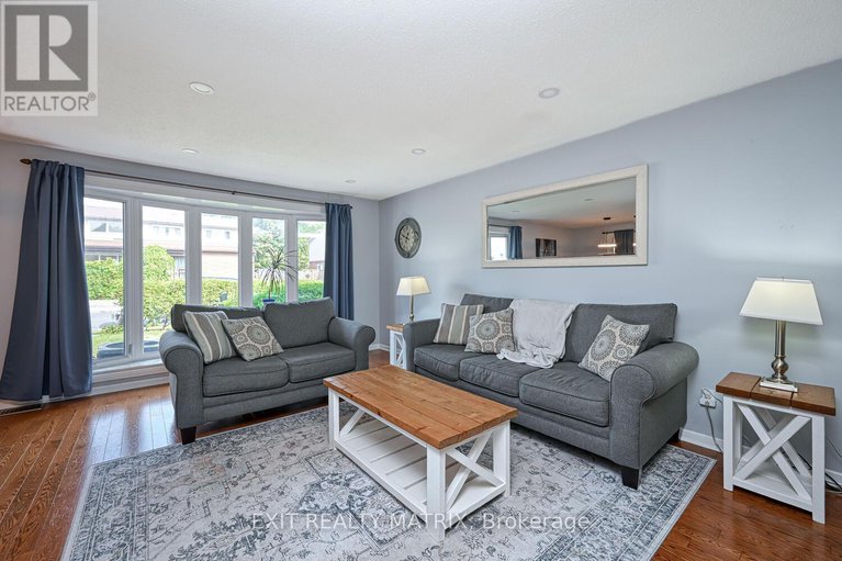 28875477/90-chesterton-drive/borden-farmstewart-farmcarleton-heightsparkwood-hills/ottawa/ontario/K2E5T6_4