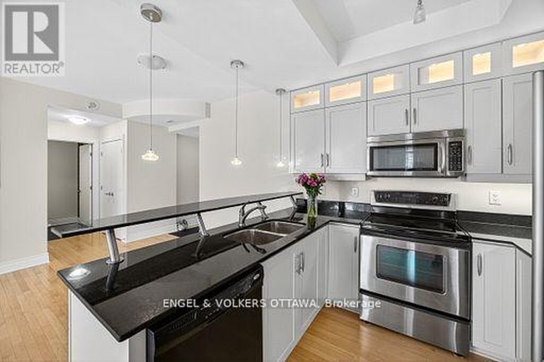 29608372/505-95-bronson-avenue/ottawa-centre/ottawa/ontario/K1R1E2_17