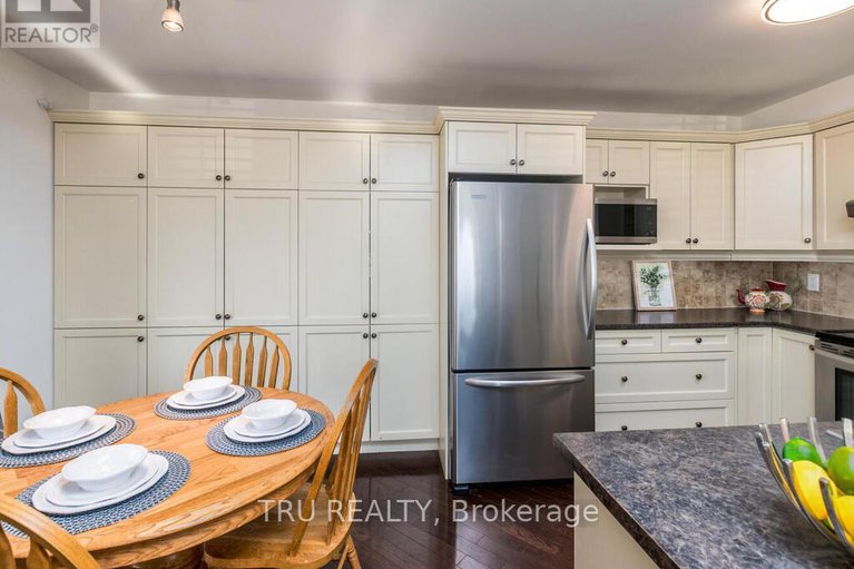 29052301/2757-grand-canal-street/half-moon-bay/ottawa/ontario/K2J0S7_10