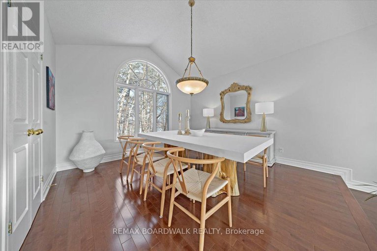 29312529/1367-talcy-crescent/fallingbrookridgemount/ottawa/ontario/K4A3C4_8