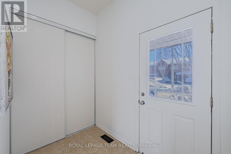 29363921/313-bryarton-street/chapel-hill/ottawa/ontario/K1C7R5_4