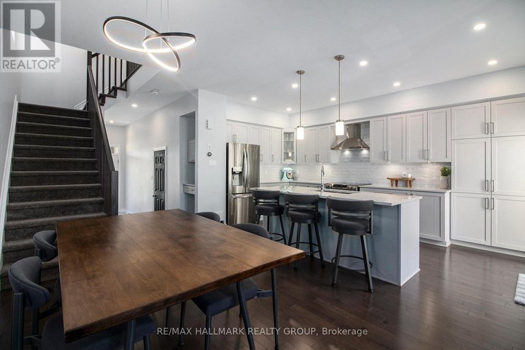 28862057/754-cairn-crescent/mer-bleuebradley-estatesanderson-park/ottawa/ontario/K1W0P4_18