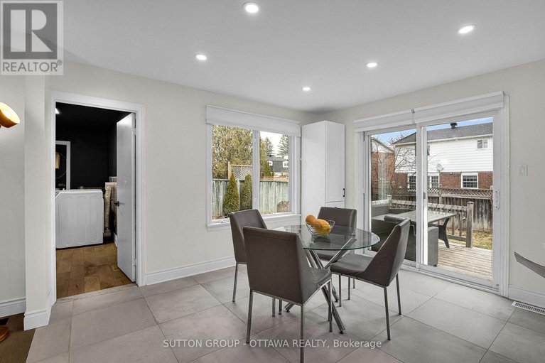 28535998/13-weatherwood-crescent/pineglencountry-place/ottawa/ontario/K2E7C5_19
