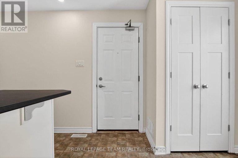 29578394/627b-chapman-mills-drive/strandherd/ottawa/ontario/K2J5T1_3