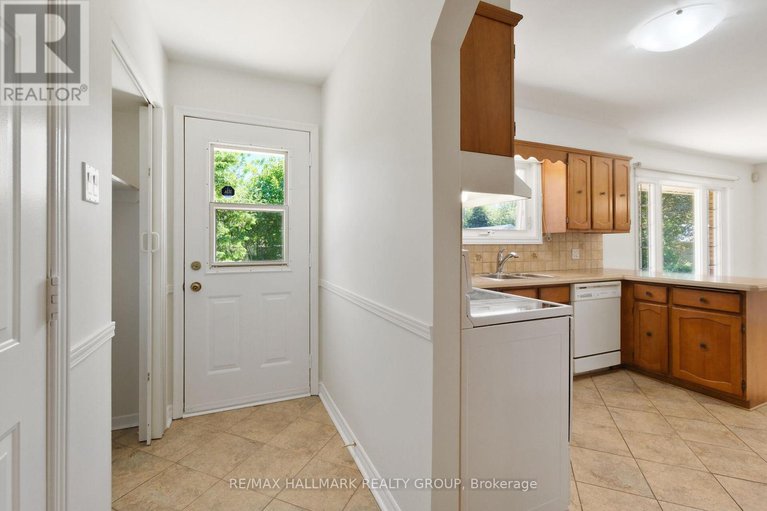 28650138/1399-aurele-street/pineview/ottawa/ontario/K1B3L4_18