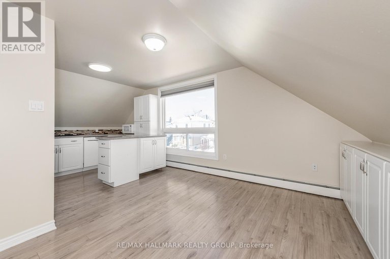 29381601/324-montfort-street/vanier/ottawa/ontario/K1L5N4_32
