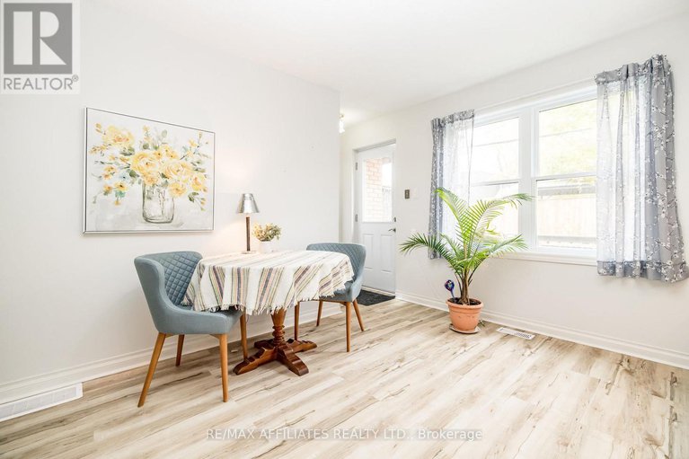 29023598/361-larouche-street/vanier/ottawa/ontario/K1L7L1_13