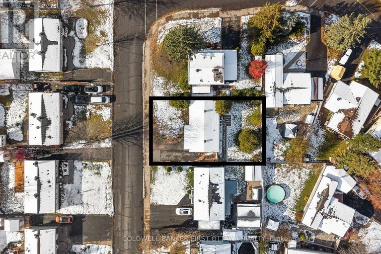29689692/351-amiens-street/bilberry-creekqueenswood-heights/ottawa/ontario/K1E1P1_47