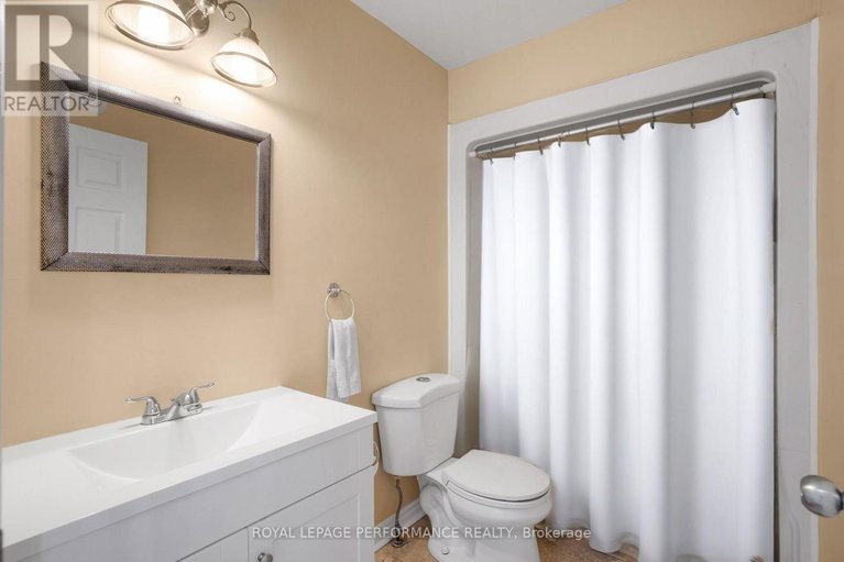 29424978/40-lori-lane/chesterville/north-dundas/ontario/K0C2H0_4