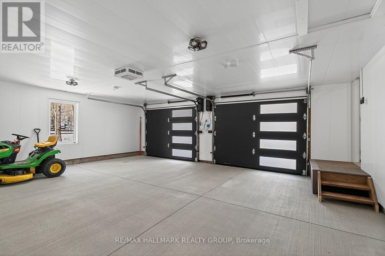 29543009/1625-royal-orchard-drive/cumberland-estates/ottawa/ontario/K4C1A9_26