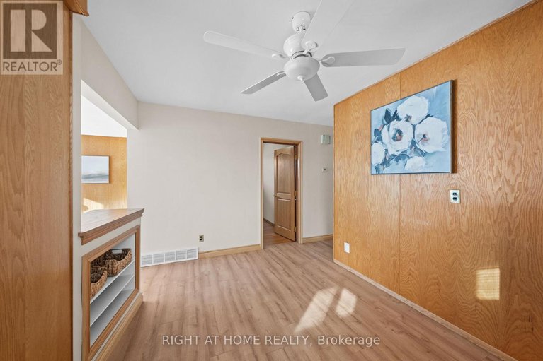 29357379/757-dickens-avenue/elmvale-acres/ottawa/ontario/K1G2X9_16