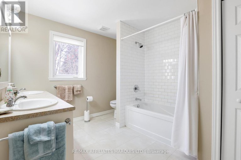 29363009/6-head-street/lancaster/south-glengarry/ontario/K0C1N0_23