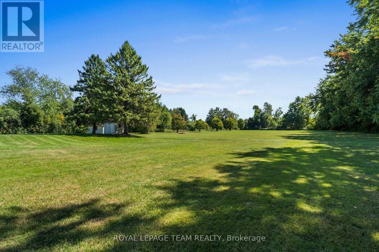 28889906/1640-century-road-e/manotick-south-to-roger-stevens/ottawa/ontario/K0A2E0_42