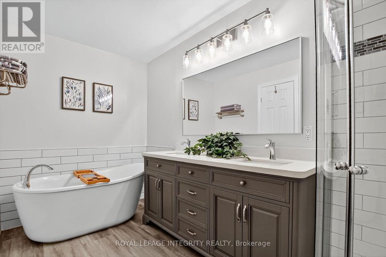 28934975/13-roblyn-way/barrhaven-east/ottawa/ontario/K2G5Z4_21