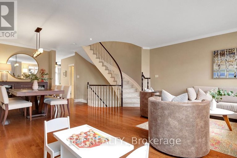 29614830/176-lanark-avenue/westboro-north/ottawa/ontario/K1Z1E5_15