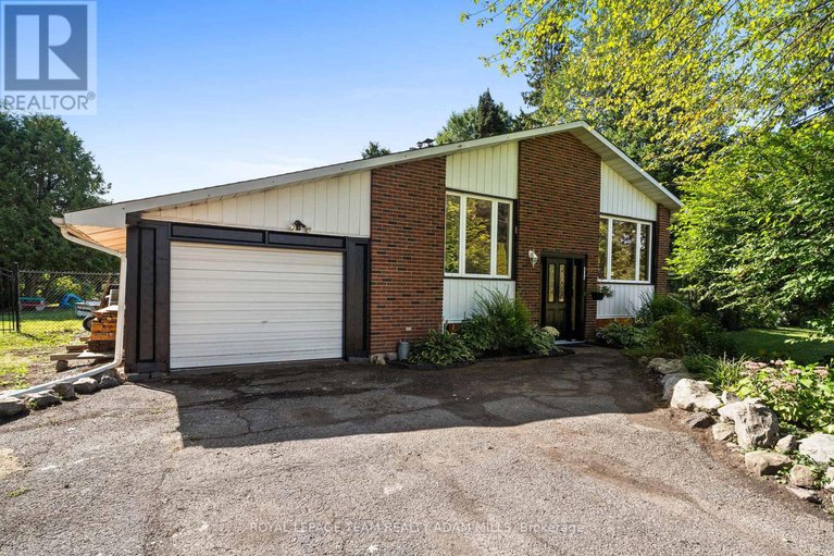 28834726/1095-boucher-crescent/manotick-south-to-roger-stevens/ottawa/ontario/K4M1B3_2