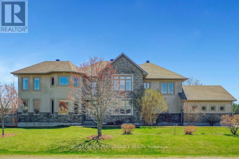 28296118/6598-courtland-grove-crescent/greely/ottawa/ontario/K4P1G5_1