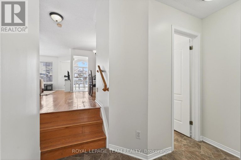 29305837/37-flowertree-crescent/emerald-meadowstrailwest/ottawa/ontario/K2M2R8_6