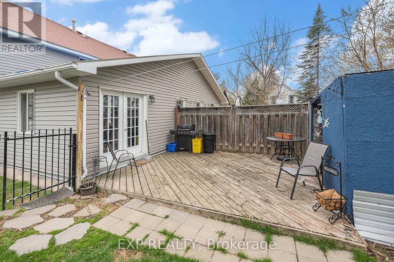 29284748/113-115-richey-street/almonte/mississippi-mills/ontario/K0A1A0_3