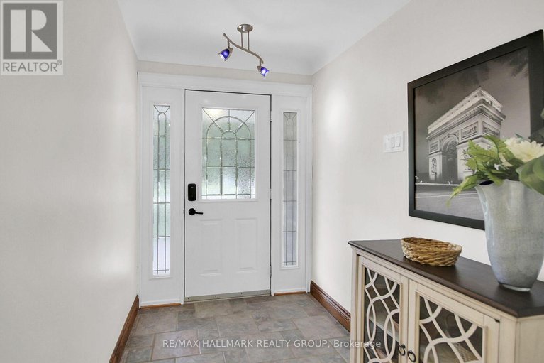 28389488/27-savuto-way/meadowlandscrestview/ottawa/ontario/K2G2S9_5
