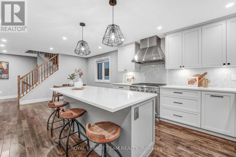 29208661/3831-autumnwood-street/emerald-woodssawmill-creek/ottawa/ontario/K1T2G9_22