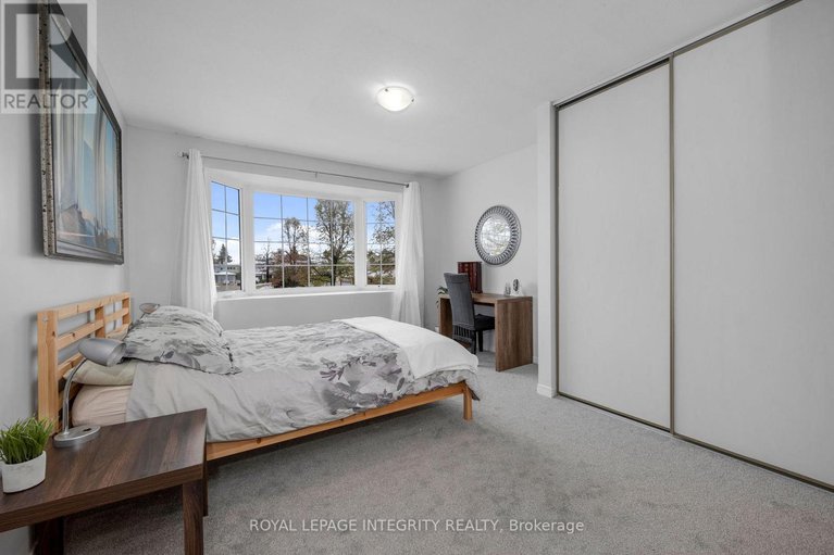 29119539/268-mceachern-crescent/bilberry-creekqueenswood-heights/ottawa/ontario/K1E3K5_19