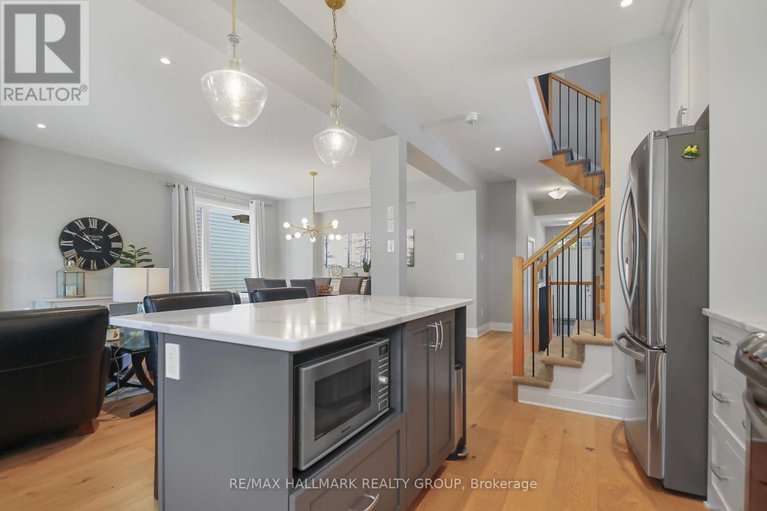 28564030/88-palfrey-way/emerald-meadowstrailwest/ottawa/ontario/K2S1E7_18