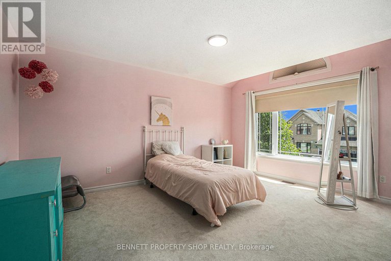 28651588/324-fairlakes-way/avalon-east/ottawa/ontario/K4A0K8_19