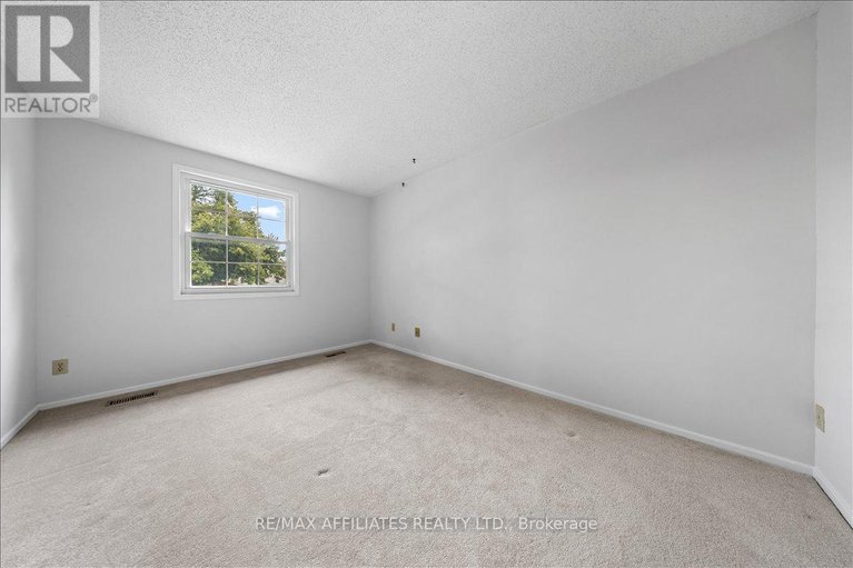 28917185/1610-schouten-drive/bilberry-creekqueenswood-heights/ottawa/ontario/K1E2J4_22