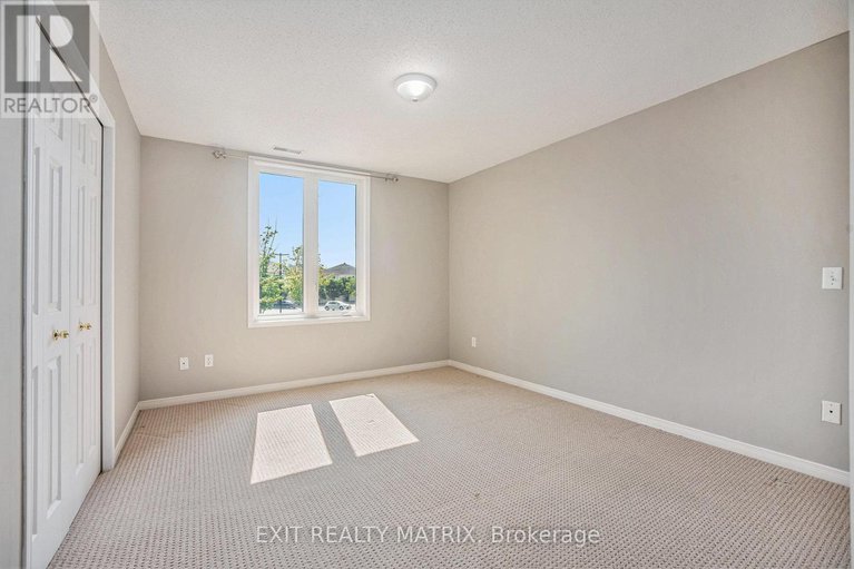 28617032/4-2086-valin-street/springridgeeast-village/ottawa/ontario/K4A0C1_16