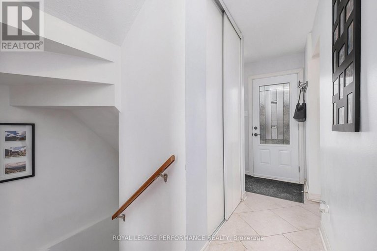 28652636/20-lovell-lane/westcliffe-estates/ottawa/ontario/K2H9B6_23