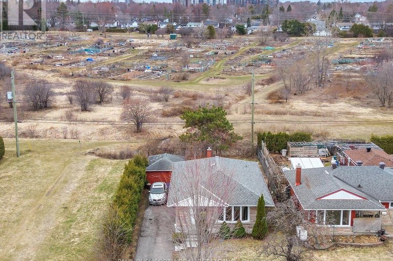 29601224/2140-haig-drive/elmvale-acres/ottawa/ontario/K1G2L2_24