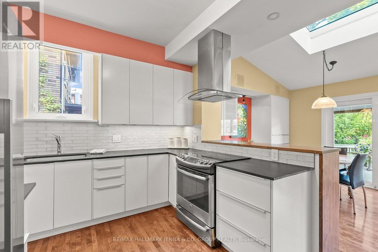 28899780/213-glebe-avenue/glebe/ottawa/ontario/K1S2C8_12