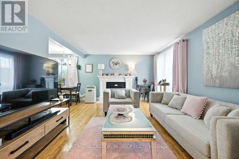28811571/81a-758-st-andre-drive/hiawatha-parkconvent-glen/ottawa/ontario/K1C4S4_4
