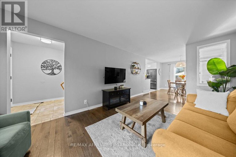 29053070/42-haywood-crescent/katimavik/ottawa/ontario/K2L2J2_9