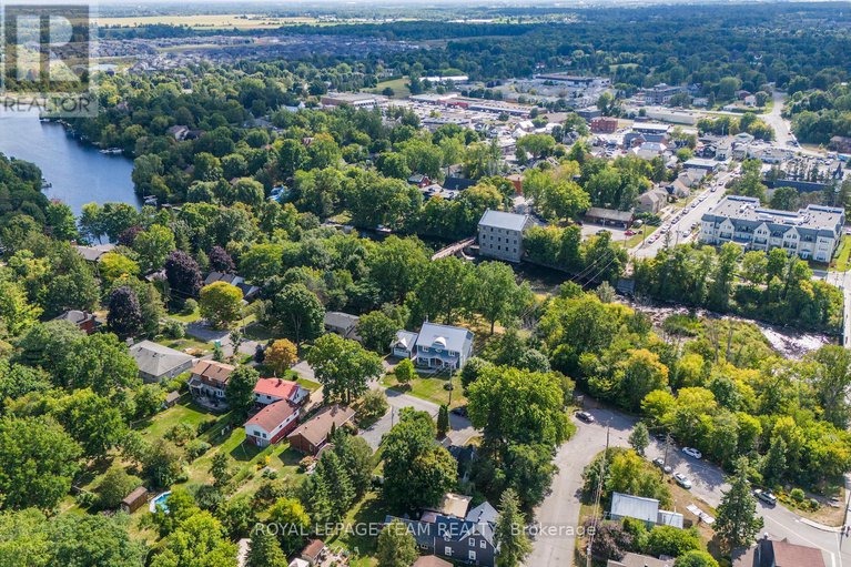 28819009/5515-millview-street/manotick-long-island-nicholls-island/ottawa/ontario/K4M1J3_27