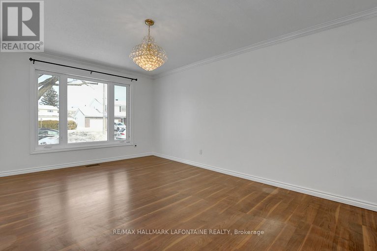 29381191/6128-vineyard-drive/convent-glen/ottawa/ontario/K1C2N6_4