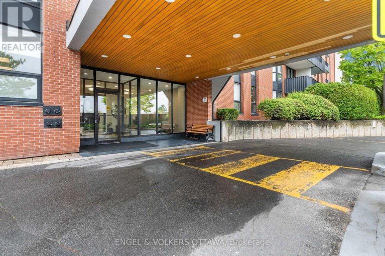 28939396/1006-2951-riverside-drive/mooneys-bayriverside-park/ottawa/ontario/K1V8W6_3