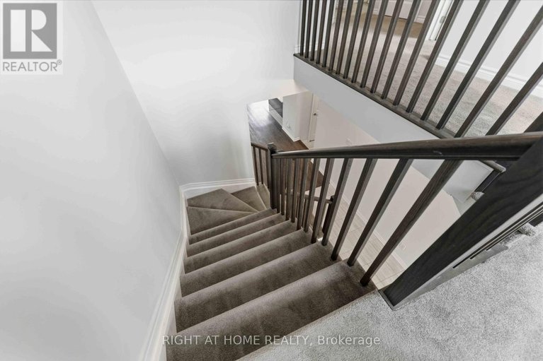 29608682/404-edgevalley-court/stittsville-north/ottawa/ontario/K2S2R3_17