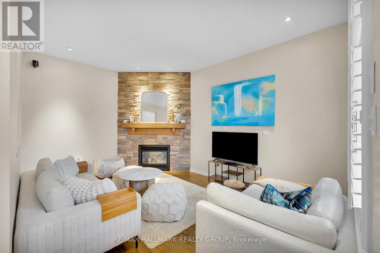 29354071/10-friendly-crescent/stittsville-south/ottawa/ontario/K2S2B6_13