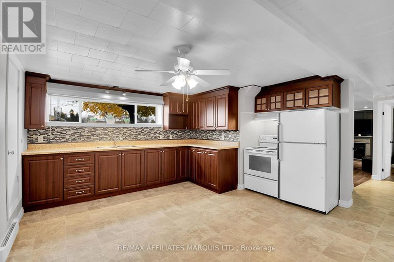 29216176/20391-park-crescent/south-glengarry-charlottenburgh-twp/south-glengarry/ontario/K0C1L0_21